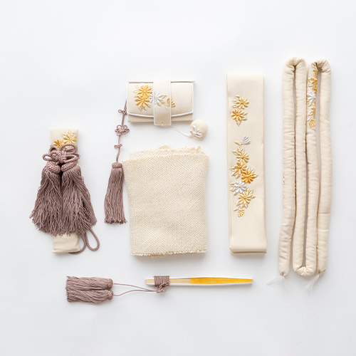 ベージュ・刺繍5点